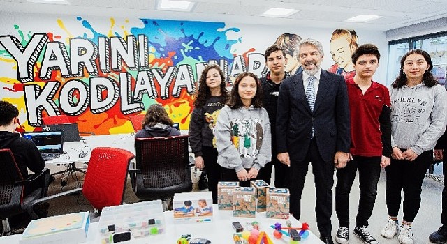 ”Yarını kodlayanlar” gençleri yapay zeka ile buluşturmaya devam ediyor