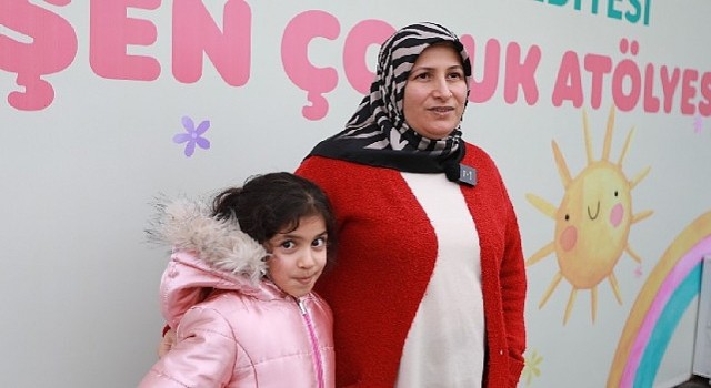 Efes selçukun belevi şen çocuk atölyesinde çocuklar mutlu, aileler keyifli