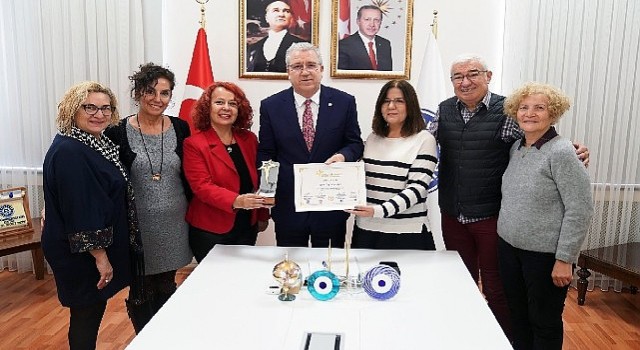 Ege Üniversitesi, sağlık dünyasının Oscarları olarak bilinen Doktorclub Awardsta iki ödül birden aldı