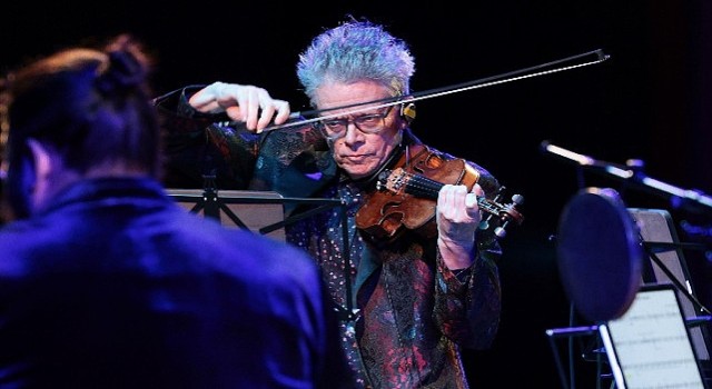 Kronos Quartetten İş Sanatta Dünya Prömiyeri