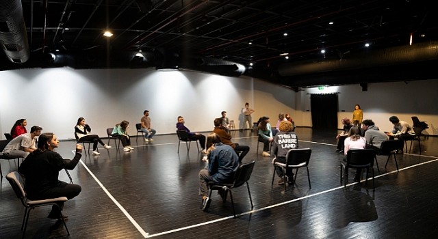 Nilüfer Gençlik Tiyatrosu yeni ekiple yeni döneme başladı