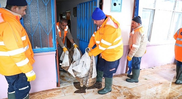 Büyükşehirden sel mağdurlarına nakit desteği