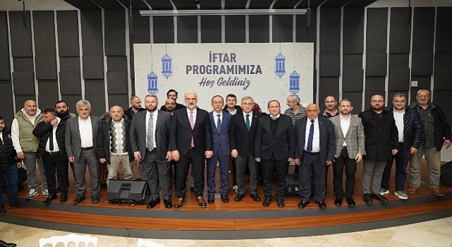 İstanbul Üsküdarda Demokrat Partili 600 Üye Ak Partiye Geçti