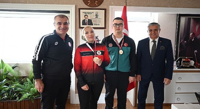 Karateciler Kemere 2 altın madalya ile döndü