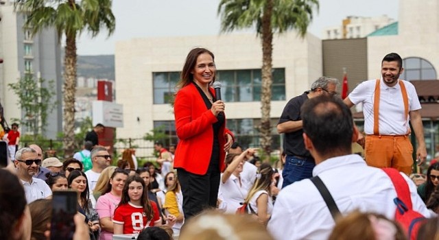 23 Nisan Karşıyakanda coşkuyla kutlandı