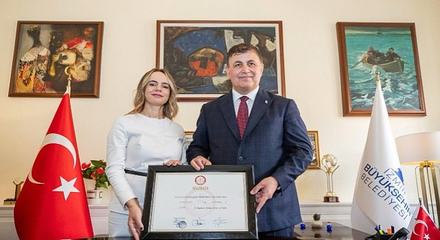 Başkan Cemil Tugay görevi devraldı “Şehrimize, Atatürke borcumuzu ödeyeceğiz”