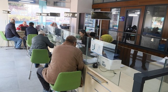 Büyükşehirin gübre desteğine çiftçilerden yoğun ilgi