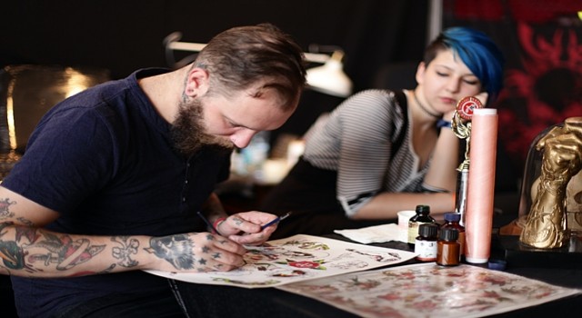 Dünyaca ünlü dövme sanatçıları Grand Pera da buluşuyor