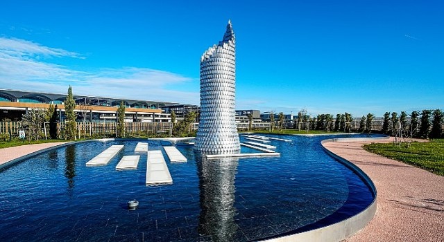 Sanatçı Mert Ege Kösenin ”Uçmak Her Çocuğun Hayalidir” Eseri İGA İstanbul Havalimanında