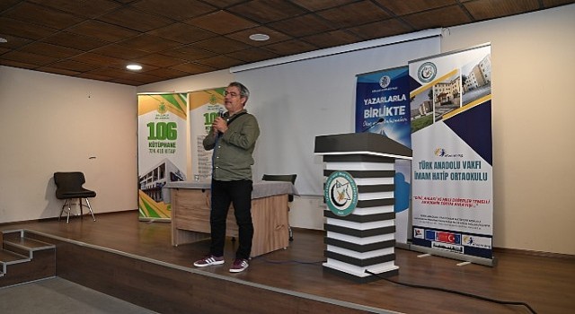 Selçuklu Belediyesi “Okumadığın Gün Karanlıktasın” temasıyla Kütüphaneler Haftası'nda başlattığı okur yazar buluşmaları ile yazarlar ve öğrencileri bir araya getiriyor