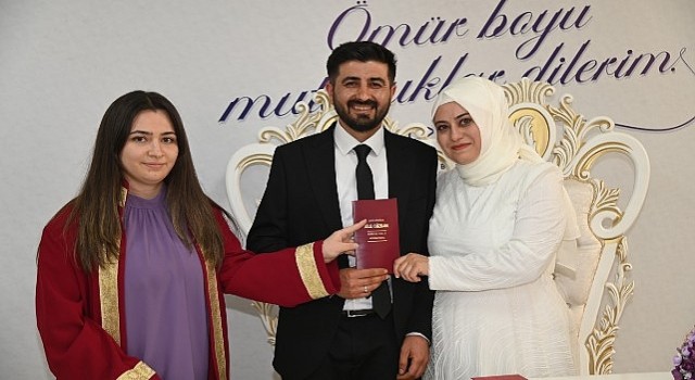 Takvimlerdeki 24.04.2024 tarihi nikah başvurularında Selçuklu Belediyesinde de yoğunluğa neden oldu