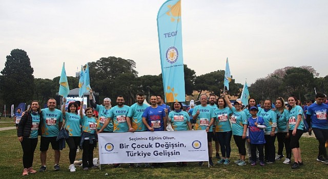 TEGV çocuklara nitelikli eğitim desteği için Maraton İzmir&#39;de