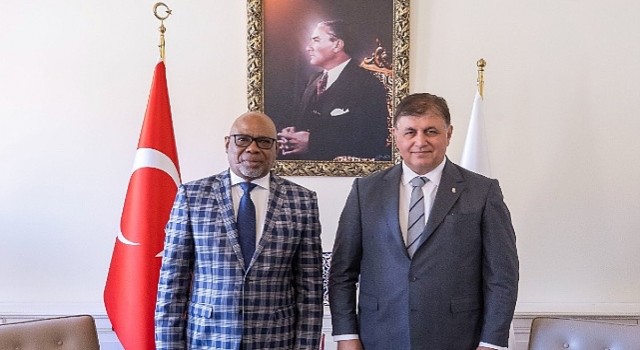 İzmir Büyükşehir Belediye Başkanı Dr. Cemil Tugay, Güney Afrikanın Cape Town Belediyesinden üst düzey heyeti ağırladı