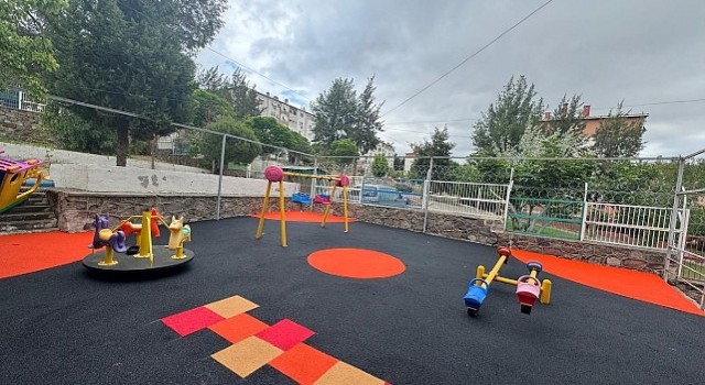 İzmirin parkları yeniden doğuyor