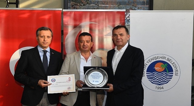 Mersin Yenişehir Belediye Başkanı Abdullah Özyiğit, 32 mahalle muhtarıyla bir araya geldi