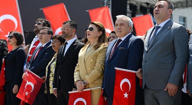 Nilüfede 19 Mayıs kutlamaları çelenk töreniyle başladı