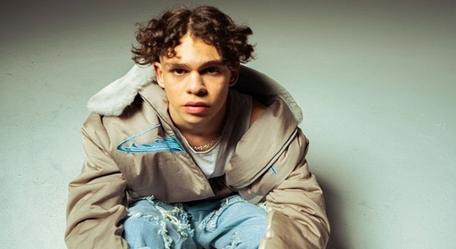 Sergeden Yeni Dans Hiti Flashlight