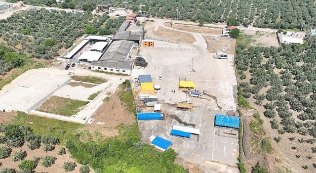 Kurban Bayramı öncesi vatandaşların ve besicilerin alışverişlerini sorunsuz bir şekilde yapabilmesi amacıyla Mudanyada kurulan kurban pazarı yeni yerinde hizmet vermeye başladı