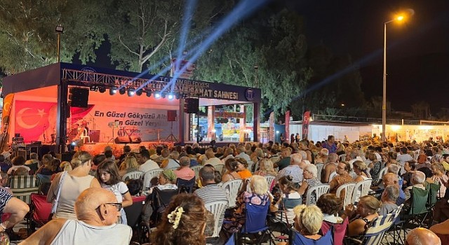 Aydın Büyükşehir Belediyesi'nin Aydın genelinde düzenlediği “Yaz Konserleri” etkinliği dün akşam Didim Akbük Limanında gerçekleştirildi