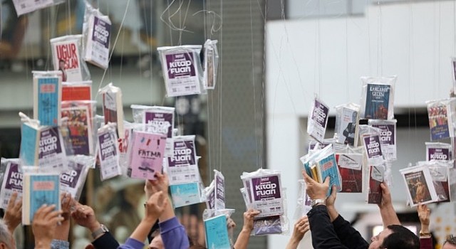 5 bin kitabı dalından topladılar