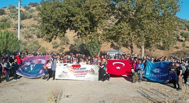 Başkan Çerçioglu, Aydınlıları Cumhuriyet'in 101. Yılında Trekking Etkinliğinde Buluşturdu