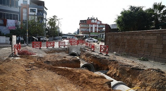 Konyaaltı Pınarbaşı Mahallesinin yağmur suyu sorunu çözülüyor