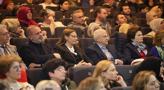 Mevlana aşkı salona sığmadı