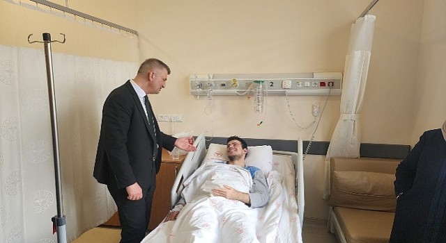 Başkan Sezerden Hastanedeki Hemşehrilerine Ziyaret