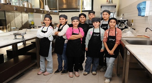 EÇEVli çocuklar Cordelion MSM mutfağında