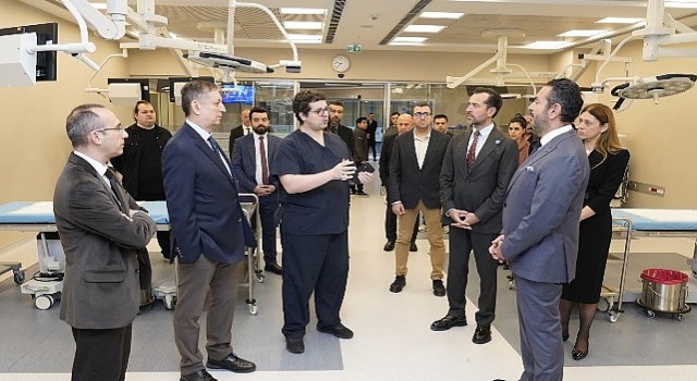 Medtronic, Koç Üniversitesi Hastanesi ve RMK AIMES, Robotik Asiste Cerrahi Alanındaki İş Birliği ile Türkiyede Bir İlke İmza Atıyor