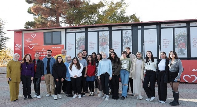 Akbank Güzel Yarınlar Hareketi Deprem Bölgesindeki Gençlerin Yanında