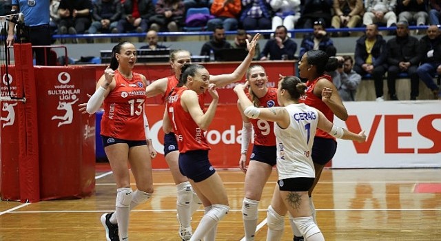 Aydın Büyükşehir Belediyespor Kadın Voleybol Takımı ndan Farklı Galibiyet