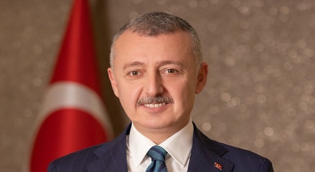 Büyükakından öğretmen ve öğrencilere: “İyi dersler”