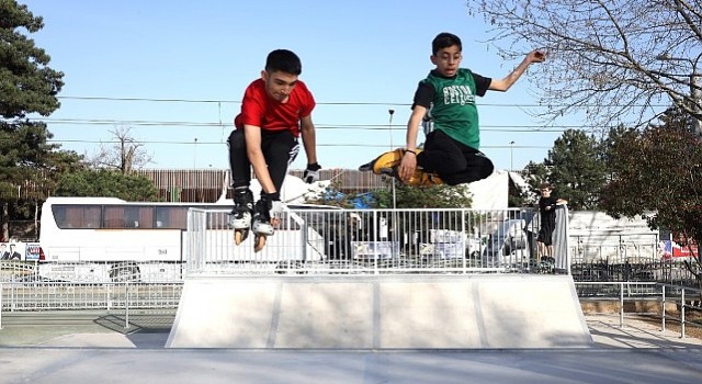 Büyükşehir adrenalin tutkunlarını unutmuyor; Bir skate park da Darıca;ya