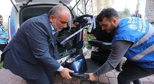 Canikten Vatandaşlara 17 Alanda Ayni ve Nakdi Destek