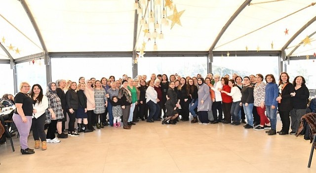 Çiğli Belediyesinden Kadın Kursiyerlere Anlamlı Buluşma