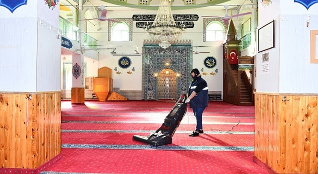 Çiğlide İbadethanelere Ramazan Temizliği