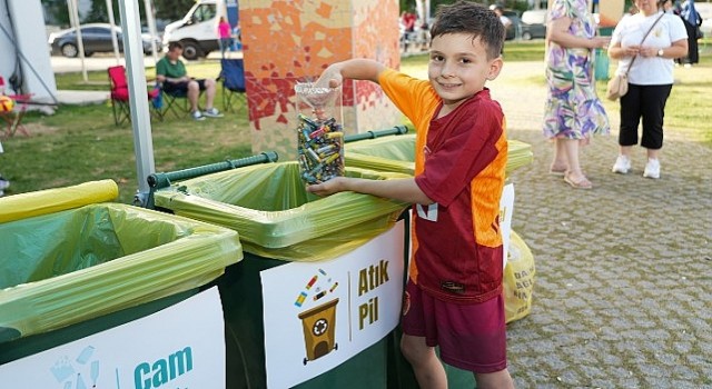 Gaziemir Belediyesinden doğaya ve ekonomiye katkı: 2 bin 317 ton atık ekonomiye kazandırıldı