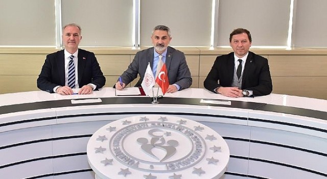 İnegölün Yeni Havuzu İçin İmzalar Atıldı