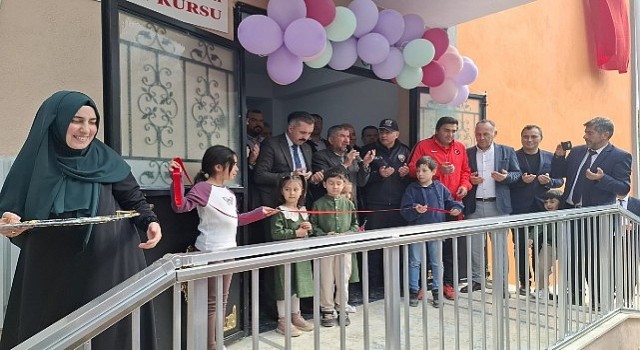 Kemer Müftülüğü Hasan Fatma Çavlı Kuran Kursu, Arslanbucak Mahallesinde düzenlenen törenle açıldı.