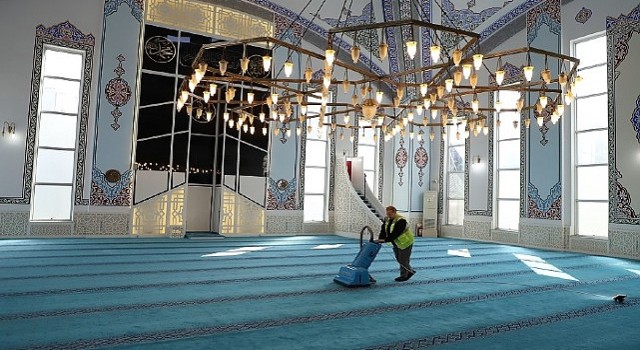 Mendereste Camiler Ramazana Hazır