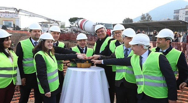 Sağlıkta Yatırım Atağı: Yeni Diş Hastanesinin Temeli Atıldı