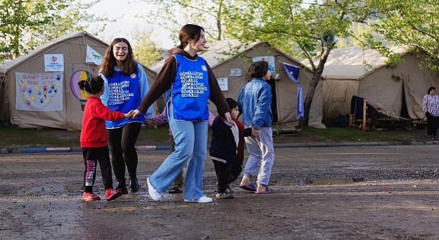 1-7 Mart Deprem Haftası TEGV, çocukları deprem konusunda bilgilendiriyor ve bölgedeki çalışmalarına kesintisiz devam ediyor