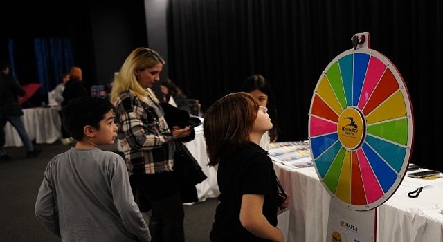 Beylikdüzünde çevrimiçi bilişim eğitim lansmanı ve teknoloji festivali düzenlendi 