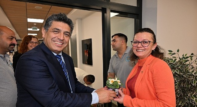 Büyükşehir ve Maskiden Kadın Çalışanlara Özel Hediye