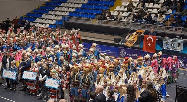 Edremit Belediyesi Halk Oyunları Ekibi İl Birincisi Oldu
