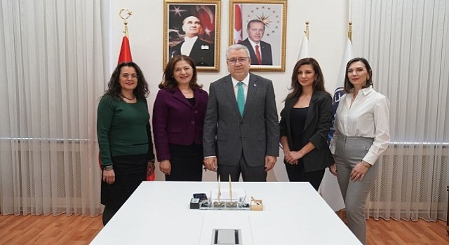 Egeli bilim ekibinden “Geri Dönüştürülmüş Pamuk İçerikli Kumaşların Performanslarının İyileştirilmesi” projesi