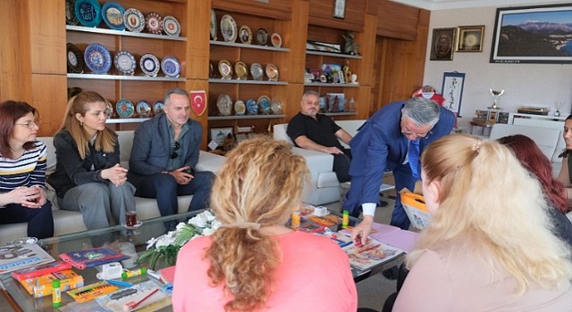 Erasmus öğretmenlerinden Başkan Topaloğluna ziyaret 