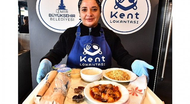 İzmirde “Askıda Yemek” dayanışması sürüyor