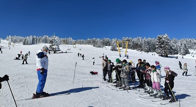 Osmangazili çocukların kayak yapma mutluluğu